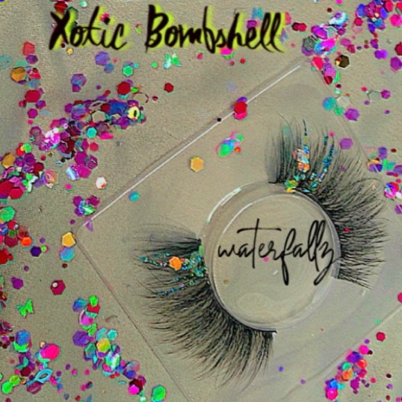 🦋“𝔹𝕆𝕄𝔹𝕊ℍ𝔼𝕃𝕃 𝕃𝔸𝕊ℍ𝔼𝕊”🦋 - Picture 1 of 2